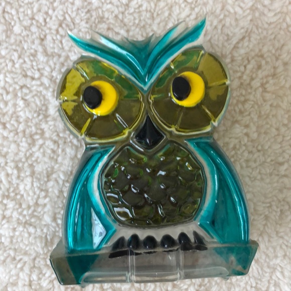 VINTAGE MID CENTURY ACRYLIC LUCITE COLORFUL OWL NAPKIN LETTER HOLDER